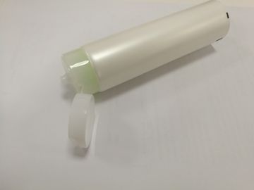 মুখের Cleanser পার্ল হোয়াইট প্লাস্টিক সুইচ টিউব পিবিএল Dia 40 এবং 170mm উচ্চতা 100g